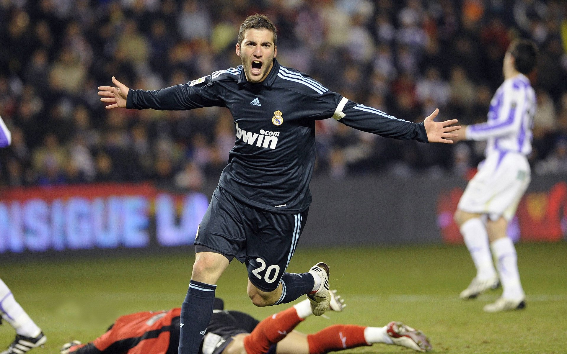 法国选手表现抢眼，信心满满，法国选秀女歌手